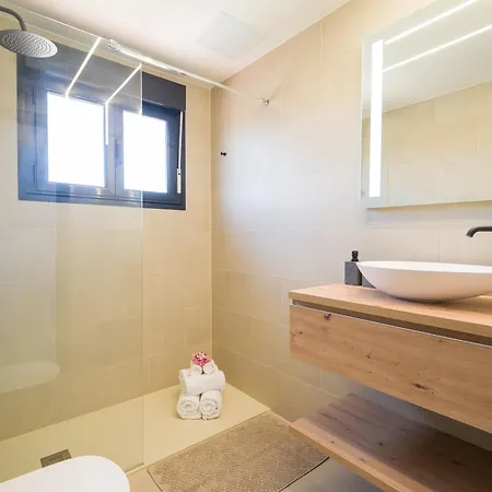 Giraud I - Luxurious Secluded Next To The Sea لاجاريس