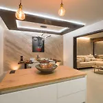 Giraud I - Luxury Modern Next To The Sea With Jacuzzi & Pool לאחארס